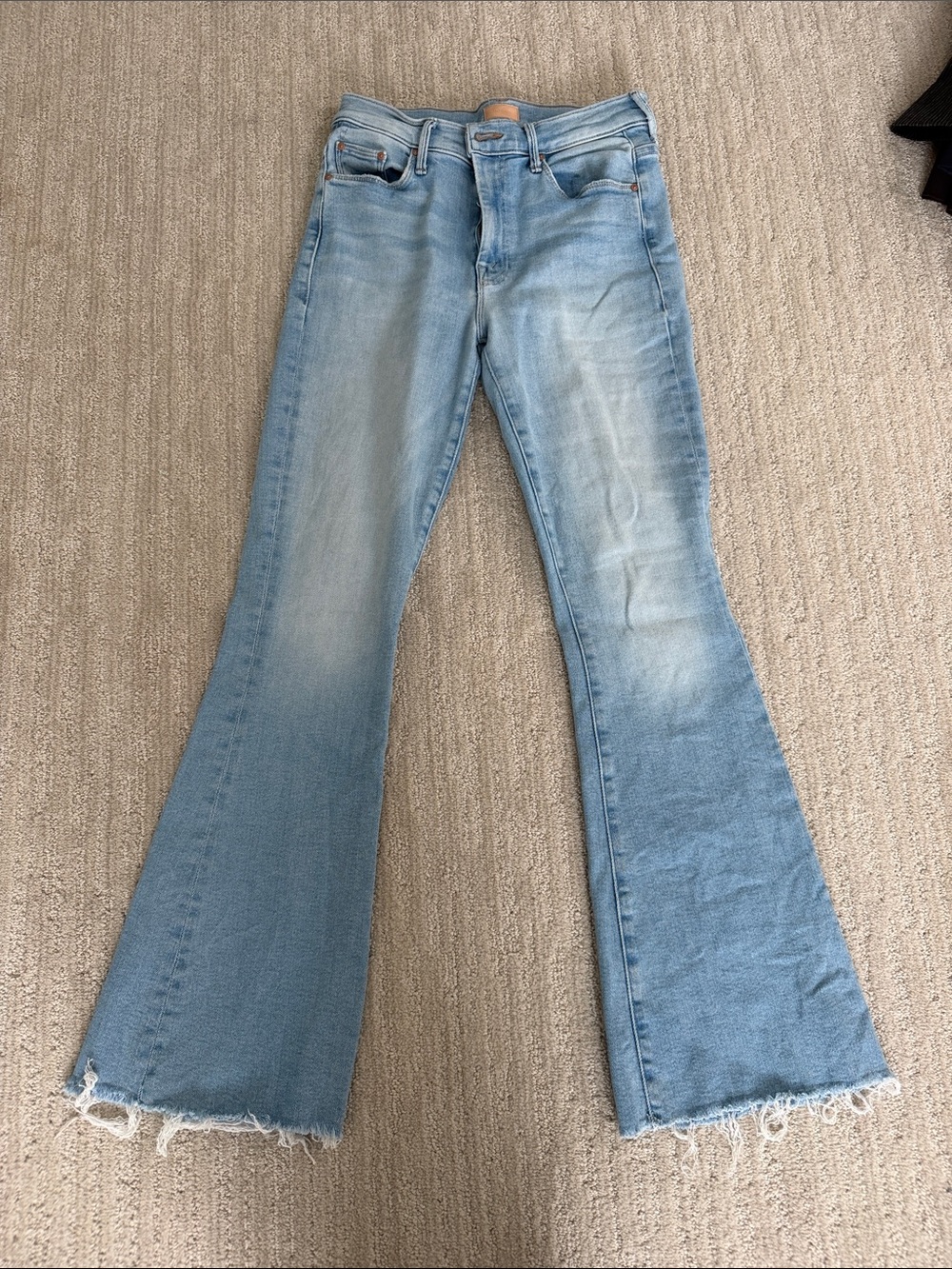 MOTHER - The Weekender Fray Light Wash Jeans